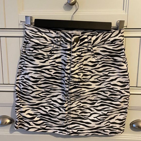 REVOLVE Zebra Print Denim Skirt (M) - Picture 5 of 5